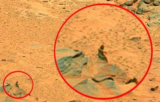 Illusion of a Statue on Mars